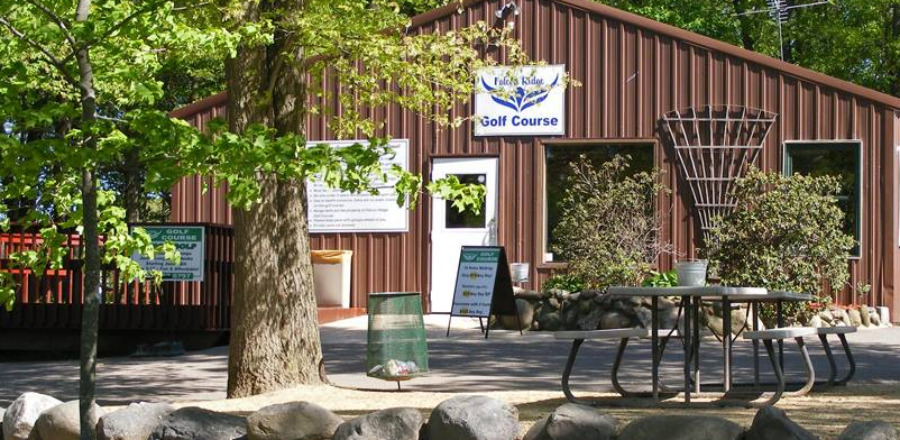 image of golf course patio